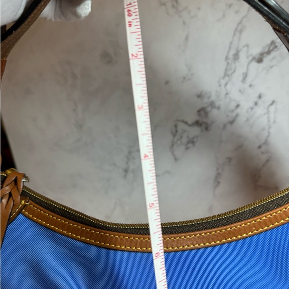 DOONEY & BOURKE HOBO BAG in very good used condition - Picture 11 of 12